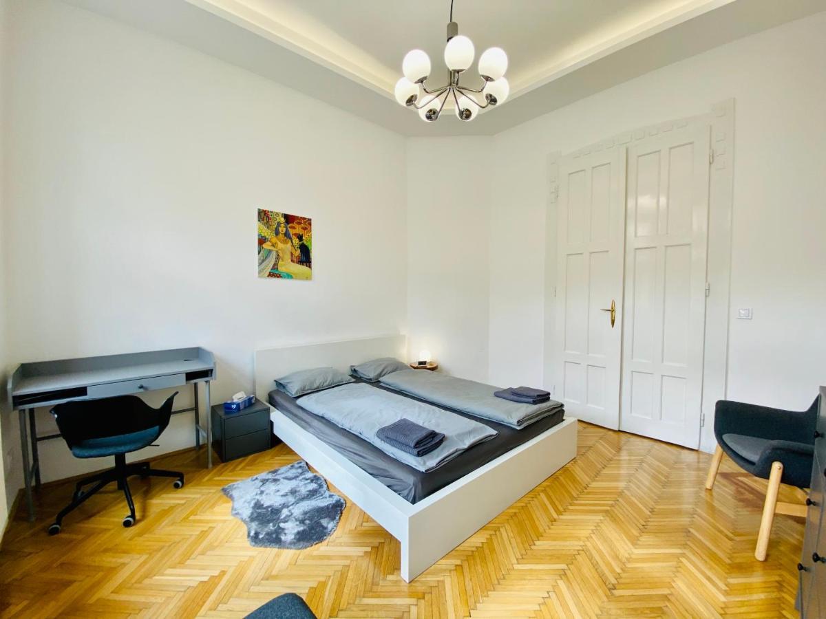Spacious 4br Oasis In - Bp Sky * Boedapest