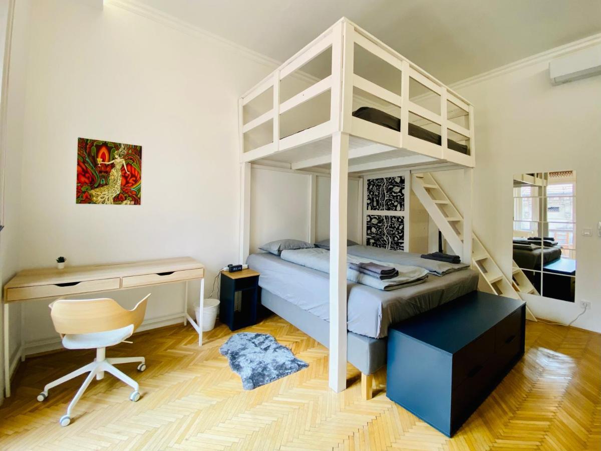 Spacious 4br Oasis In - Bp Sky Apartman